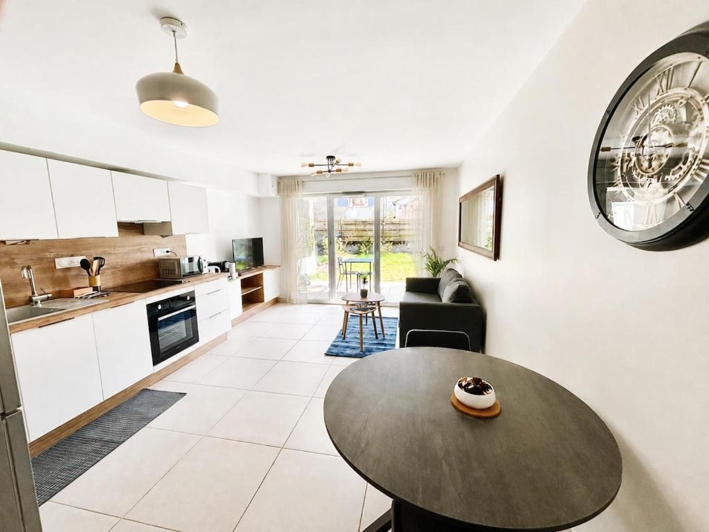 Appart au Grand Port Terrasse, Jardin Privé et Garage inclus - 2