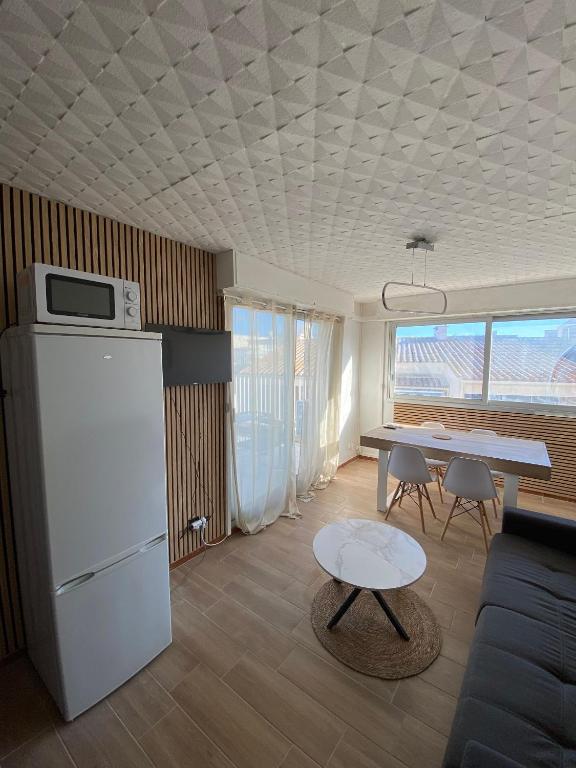Panoramic Sea View Cozy Renovated Apartment - 3
