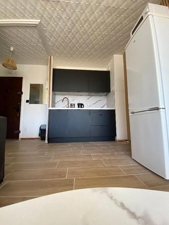 Panoramic Sea View Cozy Renovated Apartment - 4
