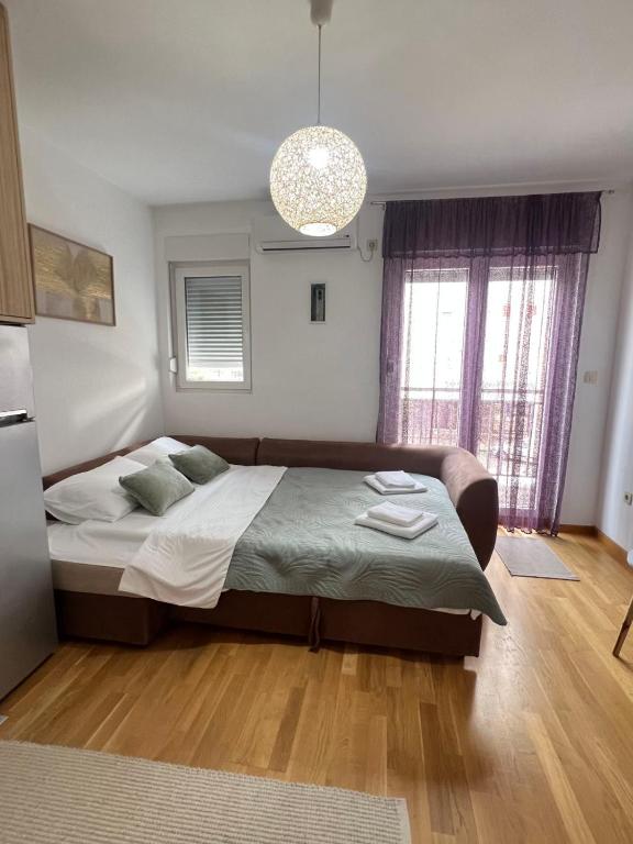 Stari Aerodrom Studio with Private Parking - 5