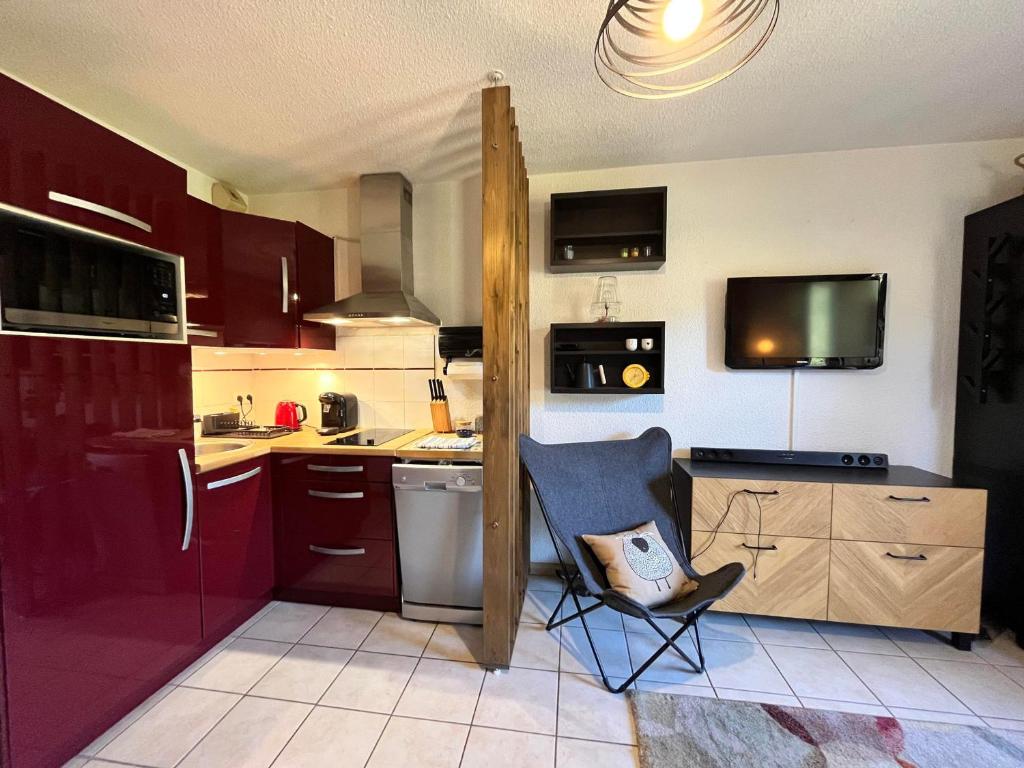 Studio chaleureux près télécabine avec parking et balcon - 4