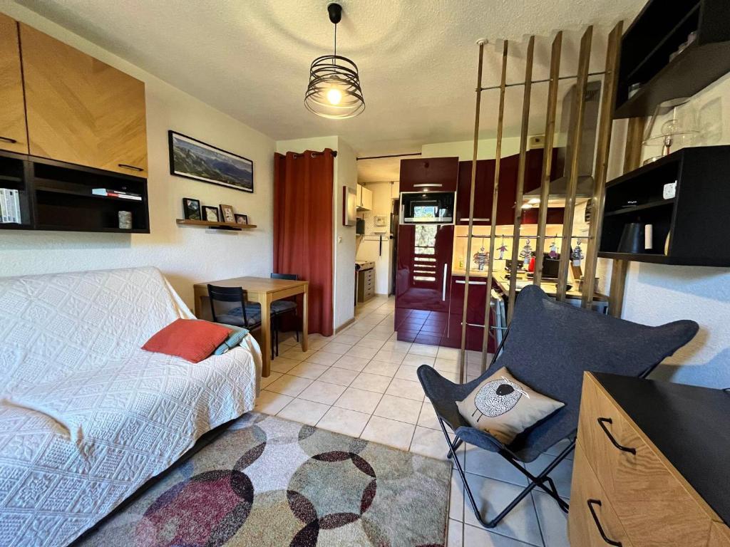Studio chaleureux près télécabine avec parking et balcon - 1