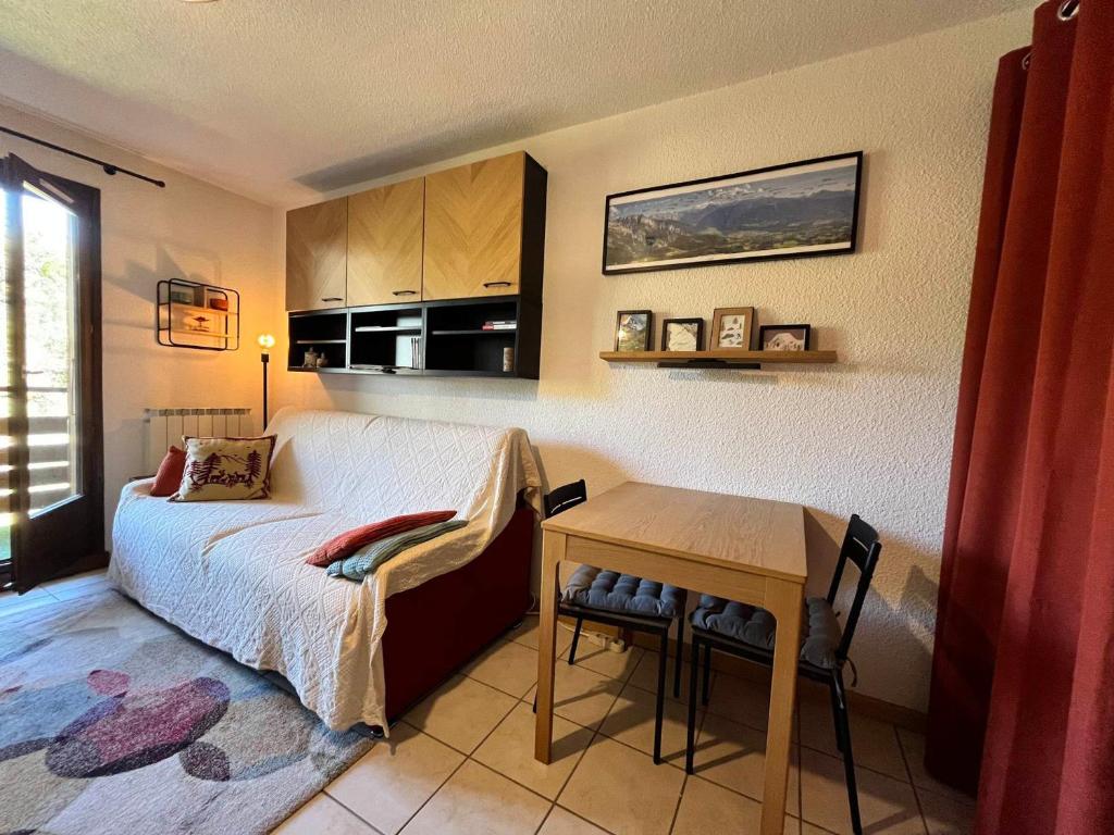 Studio chaleureux près télécabine avec parking et balcon - 5