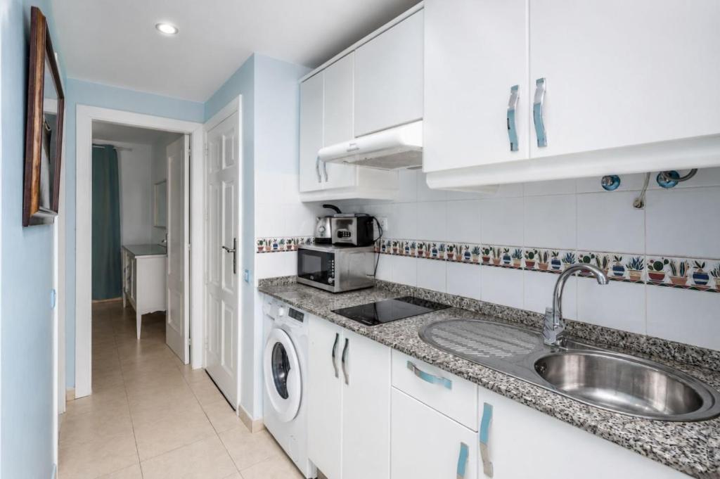 GuestReady - Modern Stay with Pool and Terrace - 4