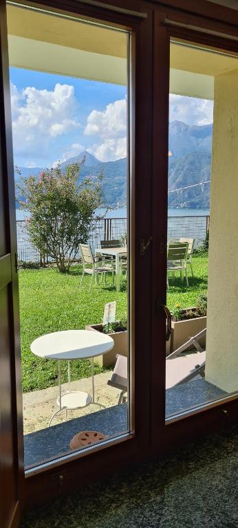 Villa Gli Ulivi - Ushuaia Apartment Lake & Garden View - Free Parking - AC - 2