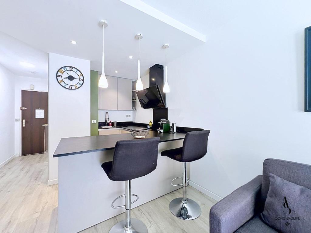 Le City 1BR 500m Palais AC - 2