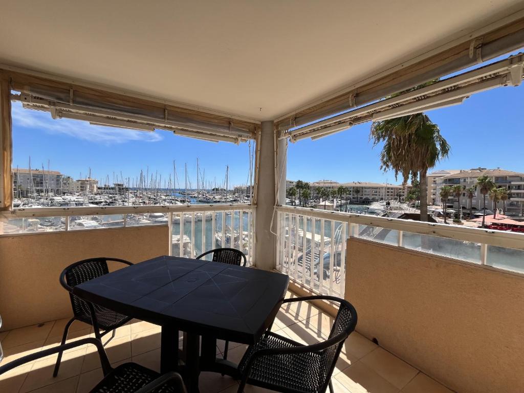 Port attache T2, 50 m2, magnifique vue port - 2