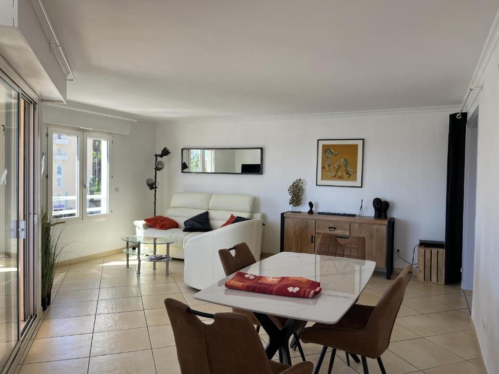 Port attache T2, 50 m2, magnifique vue port - 3