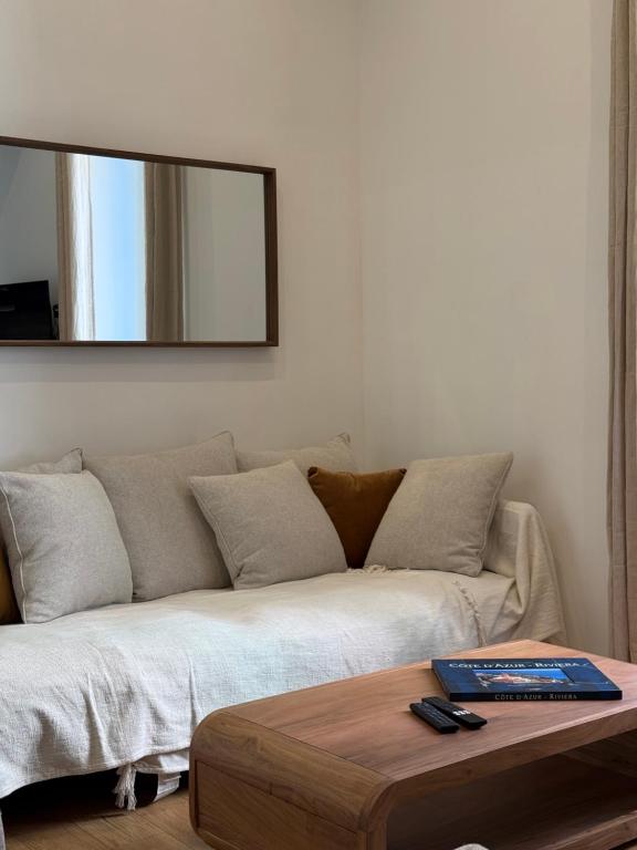 Gold square of Nice great duplex renovated AC - 3