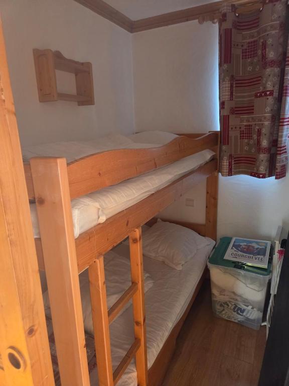 Courchevel 4 person apartment with garage - 2