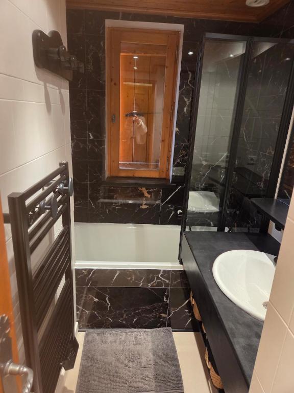 Courchevel 4 person apartment with garage - 4