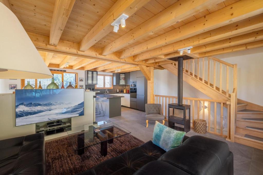 Chalet Bella New Alpine Chalet 8 Guests - 3