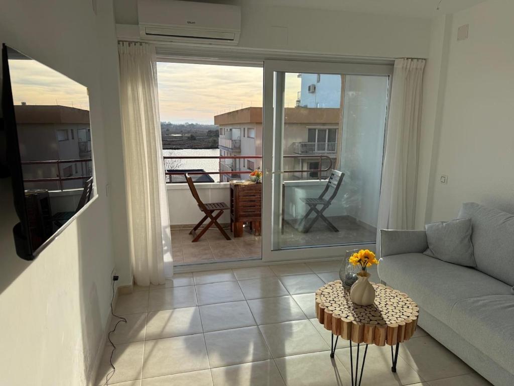 Apartamento equipado con vistas en Roses - 1