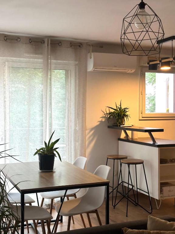 Appartement Calme avec Clim, Balcon et Parking Ovalie - 2