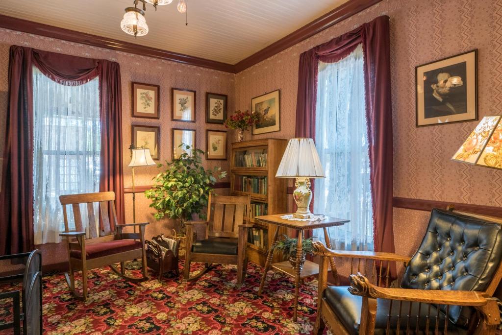 Julian Gold Rush Hotel photo