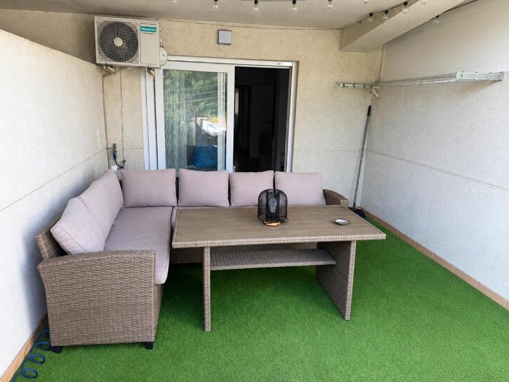 Alhambra Tropical - Terraza Oasis Smart TV y Relax a 7min de la Playa - 2