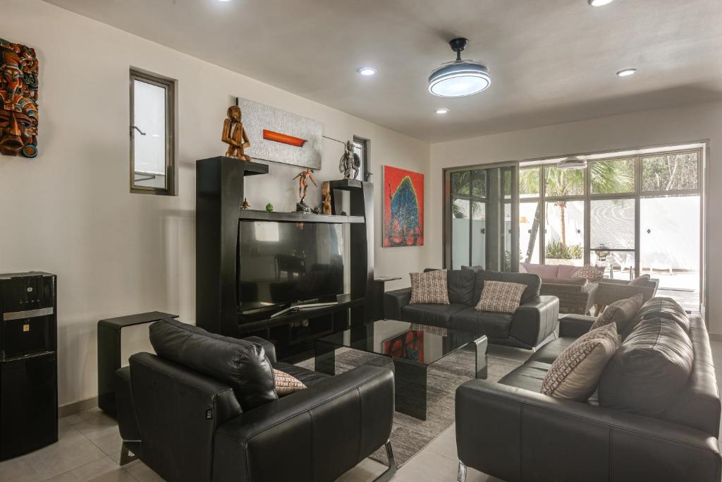 1 Mi to Beach: Luxe Playa Del Carmen Home w/ Pool - 5