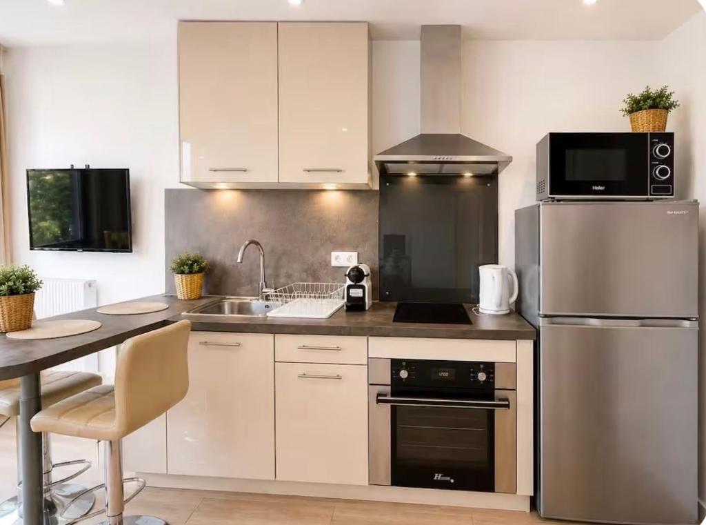 L'Elyo - Cosy Apt Cannes - 200m beach -AC- Parking - 4