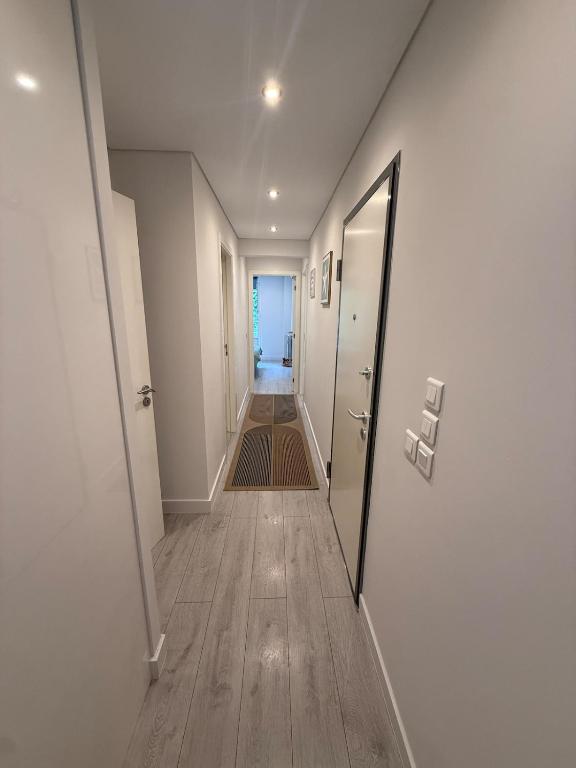 Modern Apartment with Private Parking - 4