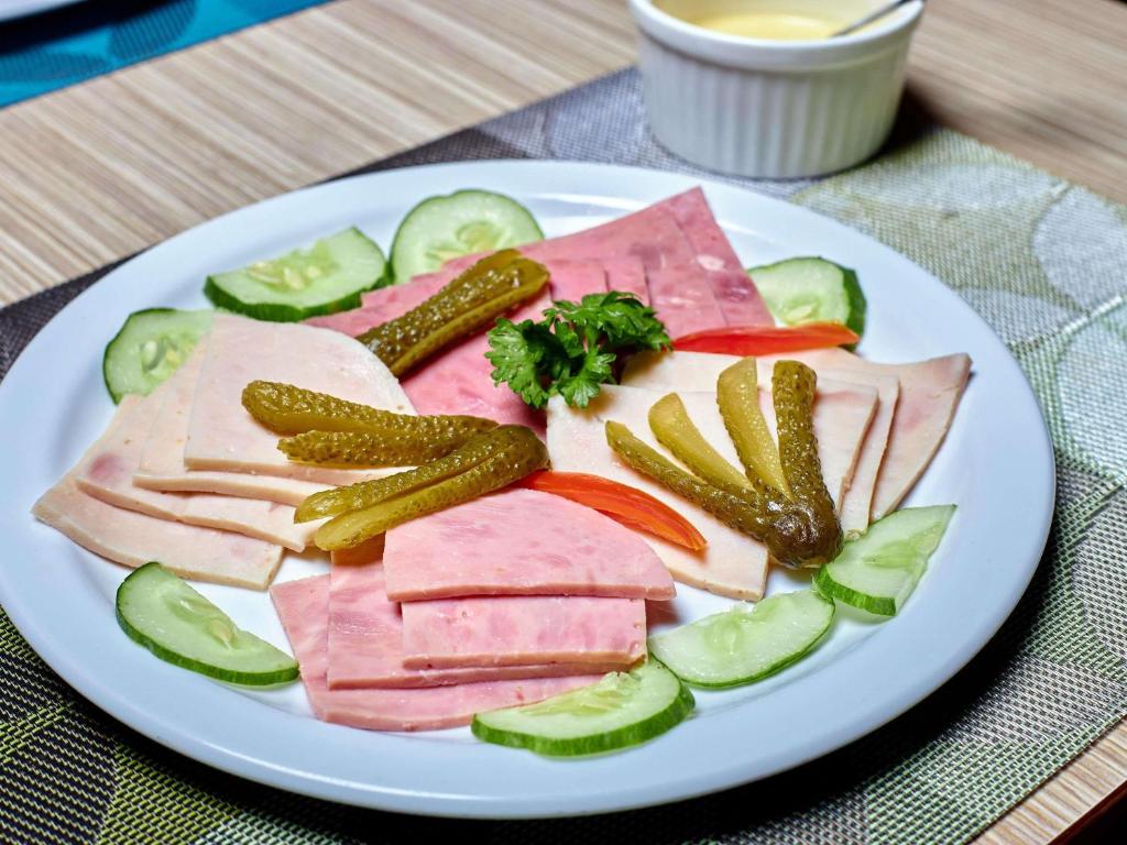 อาหารและเครื่องดื่ม
