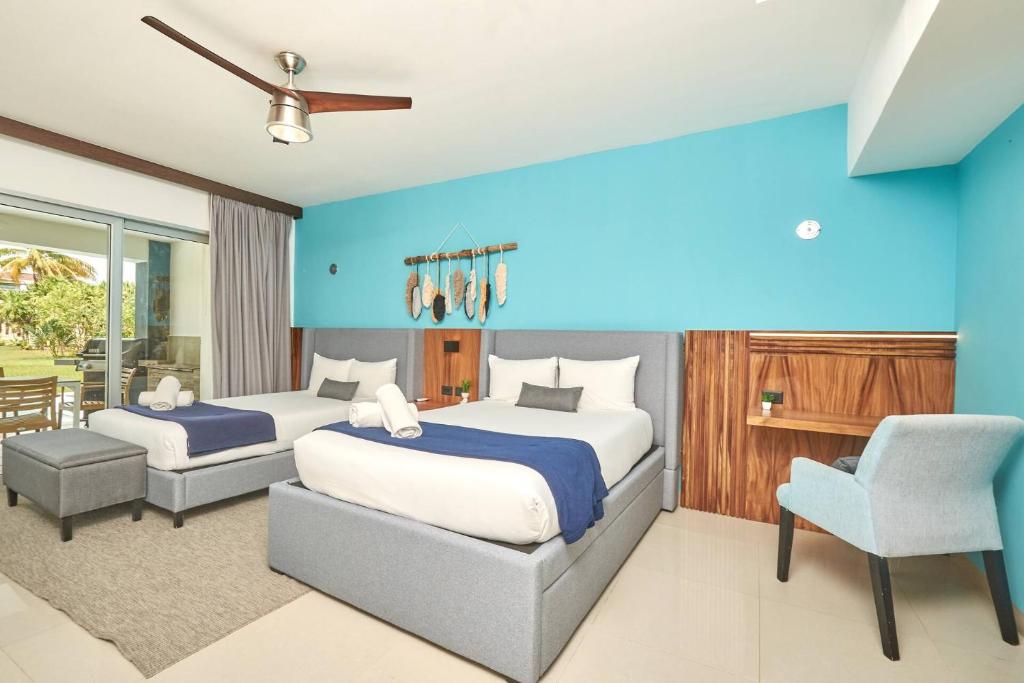 Mareazul Luxury Condo Beach & Resort Pools - 2
