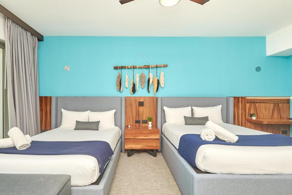 Mareazul Luxury Condo Beach & Resort Pools - 4