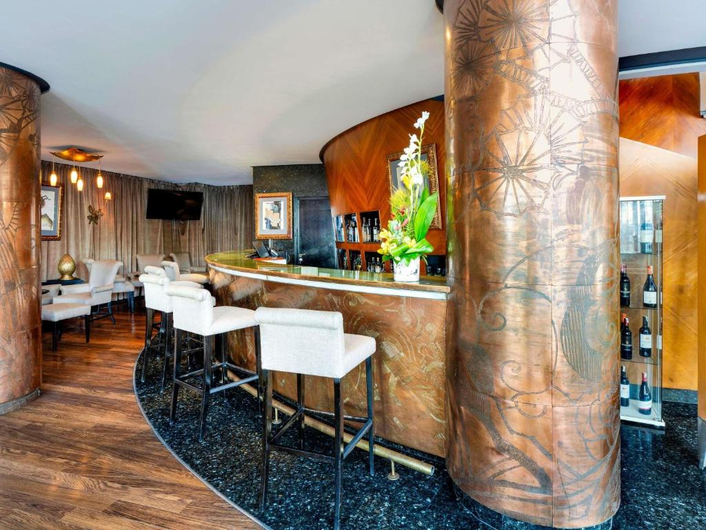 Bar/lounge