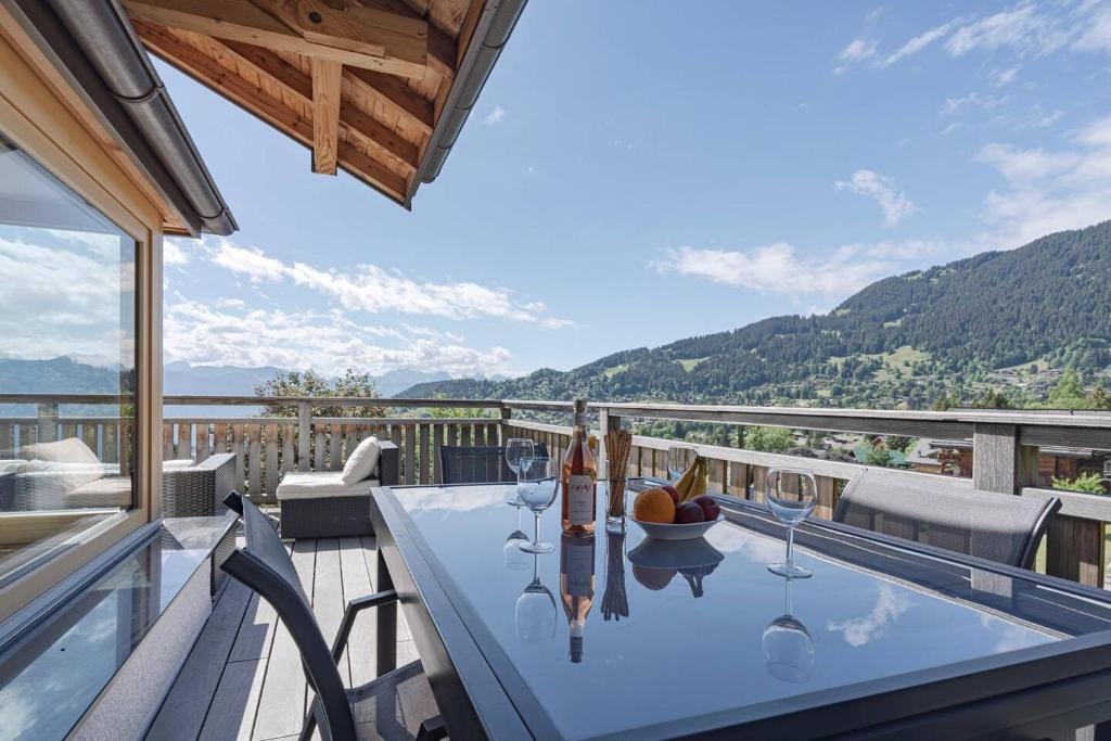 Appart chalet vieux bois, vue Alpes, centre de Villas - 1