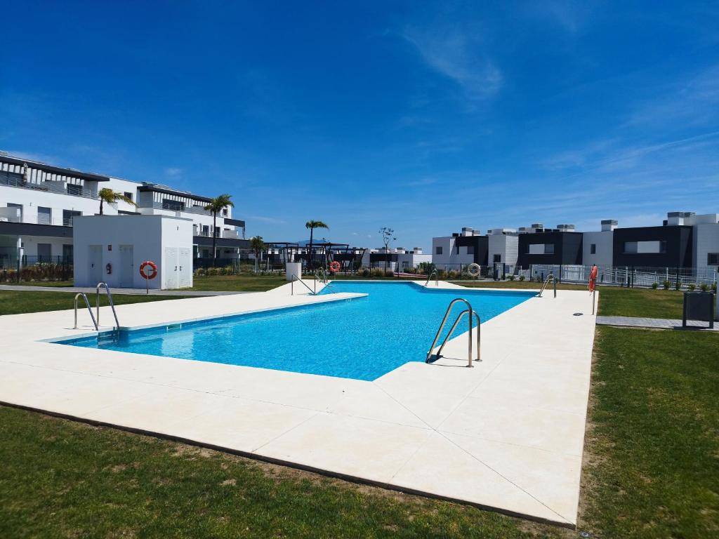 New 3-Bedroom Apartment with Panoramic Views Pool Gym & Parking in Habitat Valle Romano - 1
