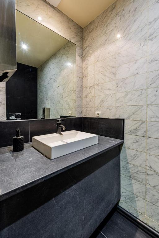 Arc de Triomphe 4 bedrooms Mobility lease - 3