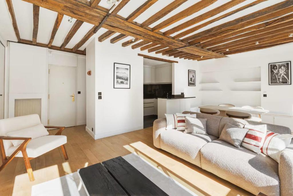 Charme authentique - carré des antiquaires - 5
