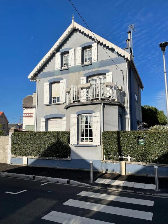House with garden, terrace, garden, sea 300 m away - 1