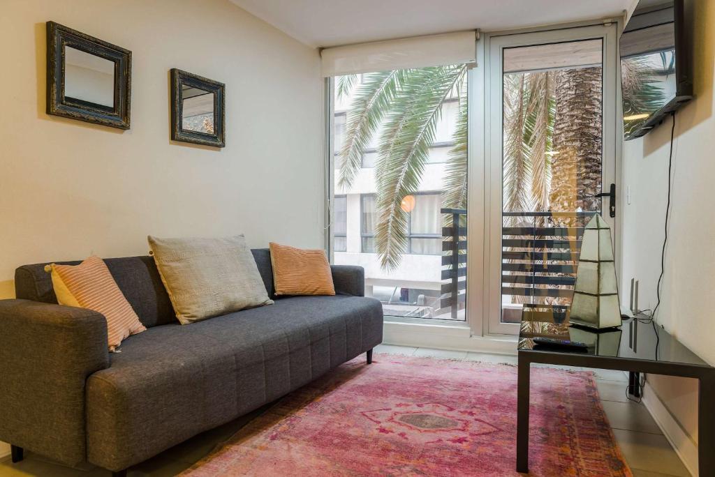 Central 1BR1BA in Santiago Balcony & Nearby Metro - 1
