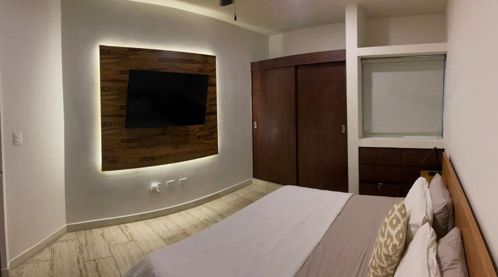 Exclusive Luxe 34 Rooftop Pool - 4