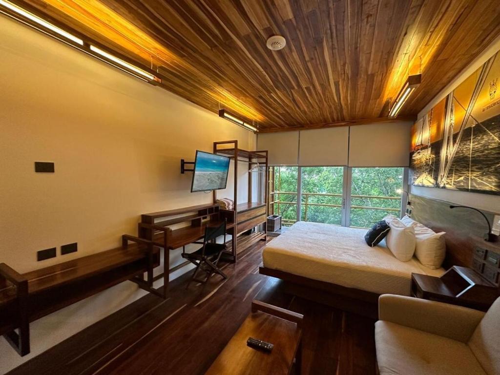 Residencia 38 Steps to Beach & 5th Ave - 1