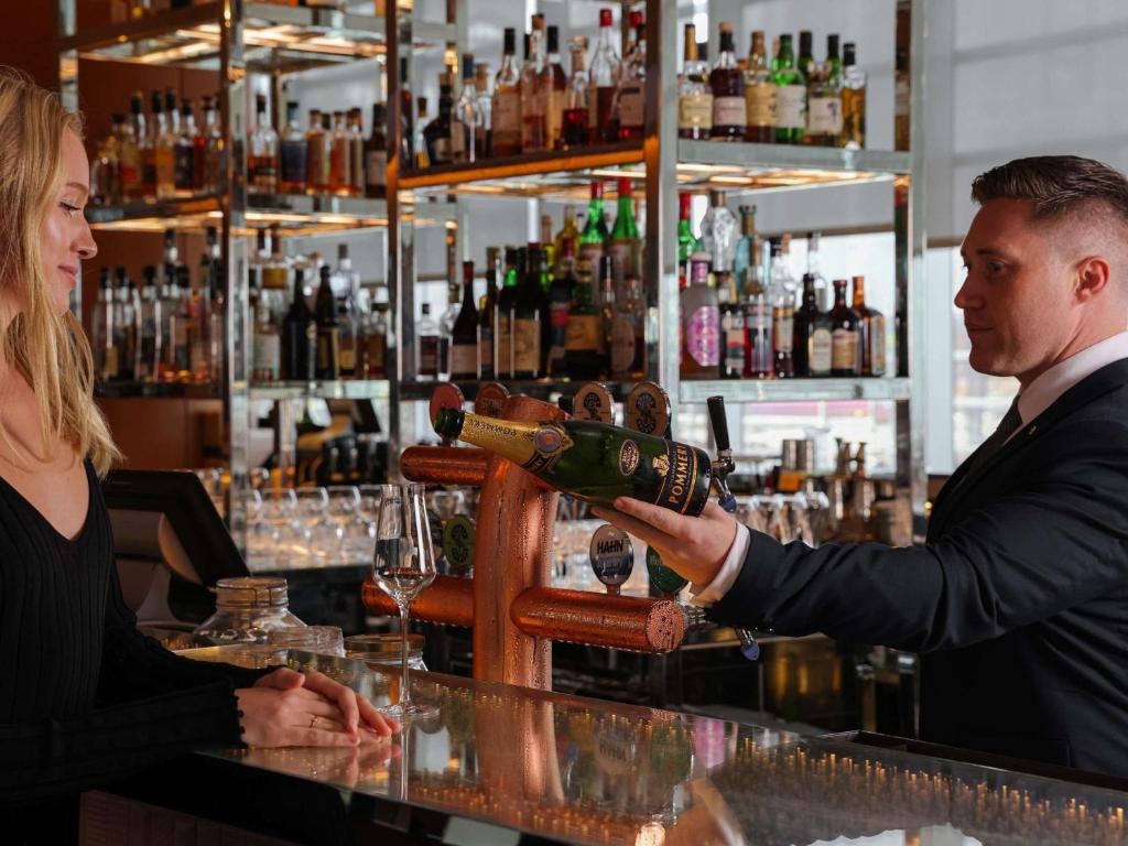 Bar/lounge