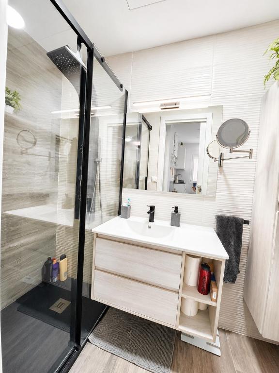 Moderno Apartamento en el Centro de Madrid Ubicación Perfecta - 3