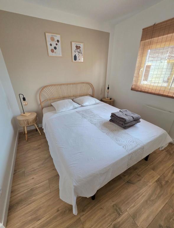 Nouveau ! L'escale de Vigon, Appartement neuf entre bourg et plage, climatisé, wifi, parking, linge et ménage en fin de séjour compris - 3