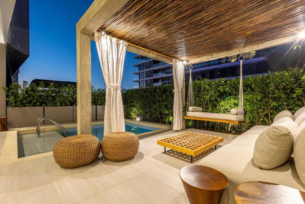 Luxury Oasis Private Pool Wine BBQ and Sea - 5