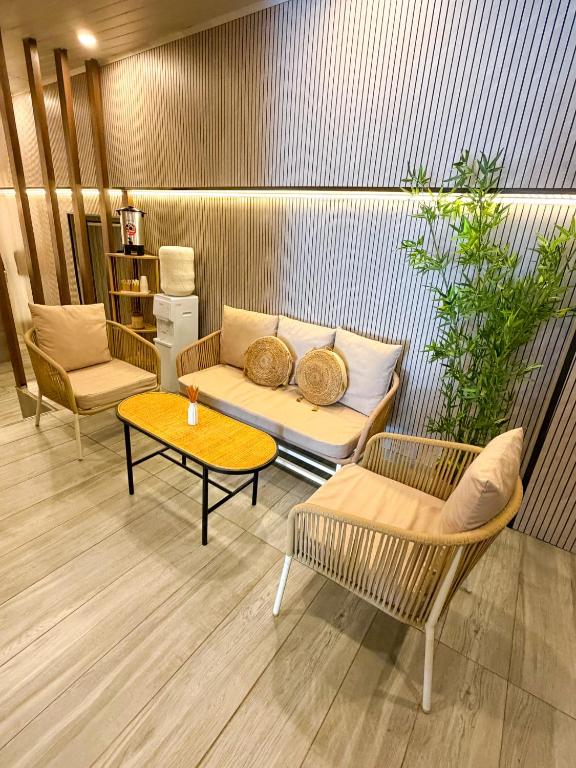 Ivootel - 1
