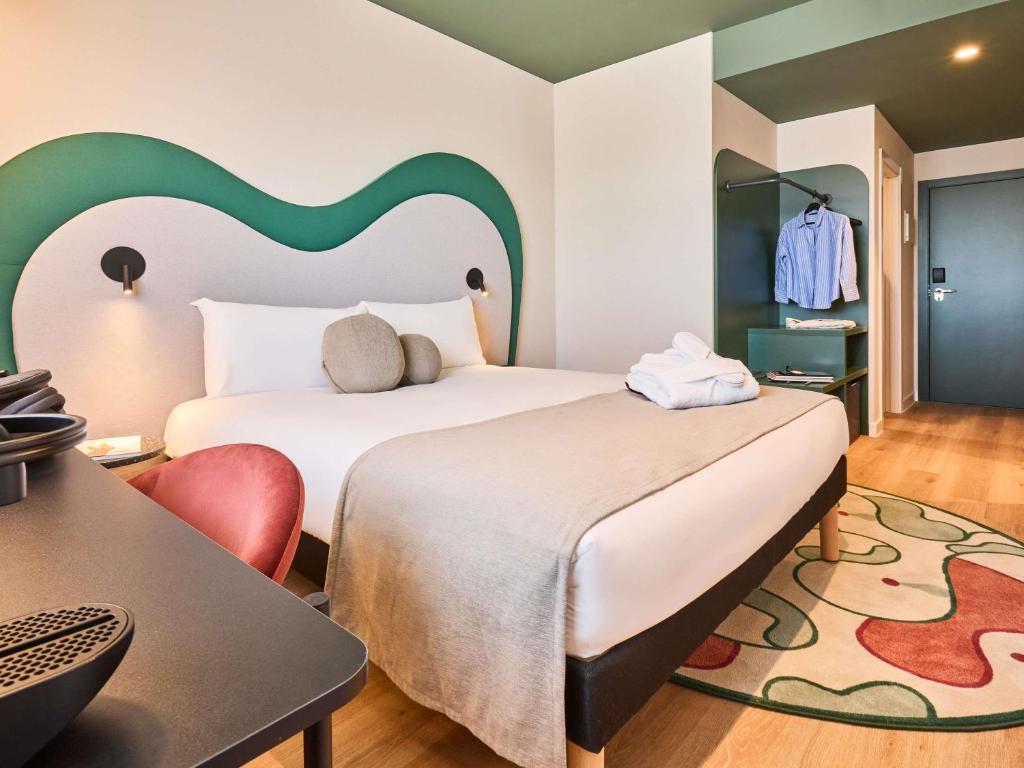 Ibis Styles Madrid Airport Valdebebas - 1