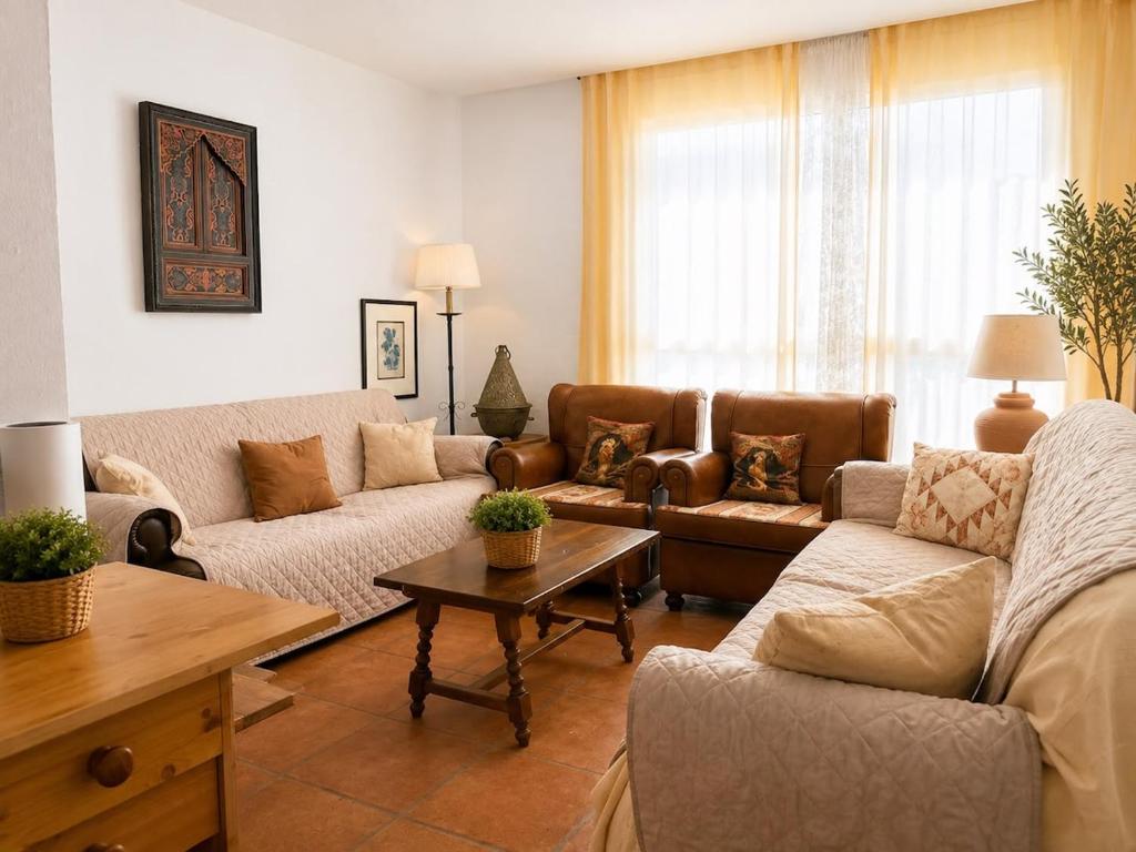 Frontline Beach Retreat Panoramic Sea Views - 1