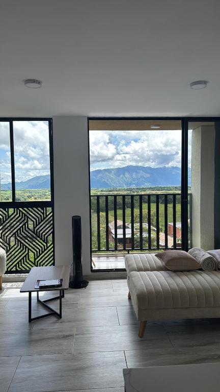 3-Bedroom Apartment, Pool, Mountain View, Netflix, Parking - 1