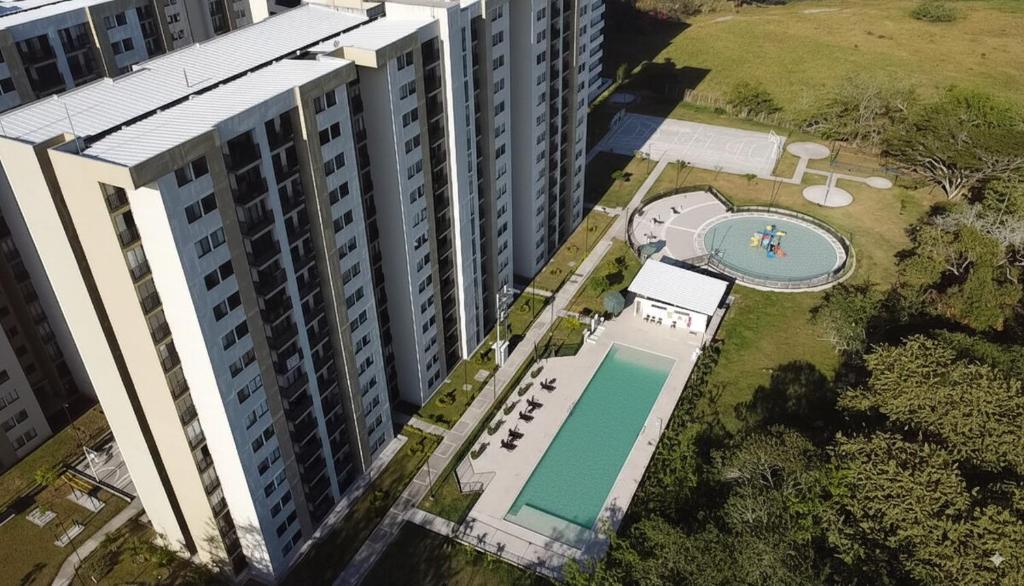 3-Bedroom Apartment, Pool, Mountain View, Netflix, Parking - 3