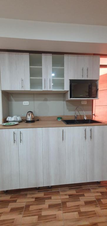 3 Bedrooms Airport Close 2 Min Walk, Self Check In - 5