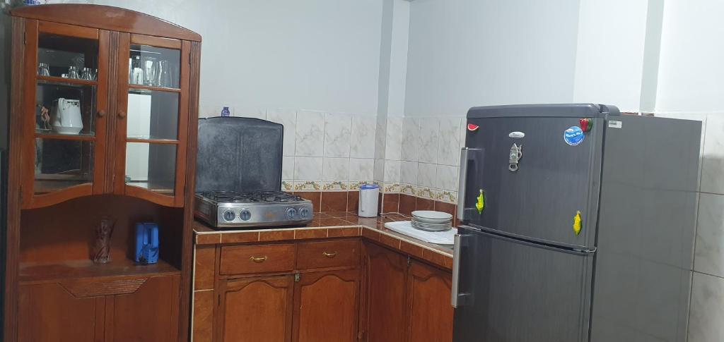 2 Min to Airport Private Room Self Check in - 5
