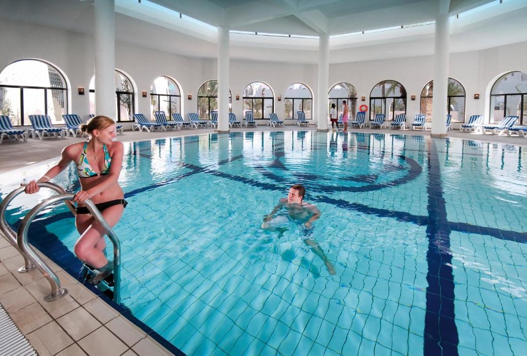 スイミングプール