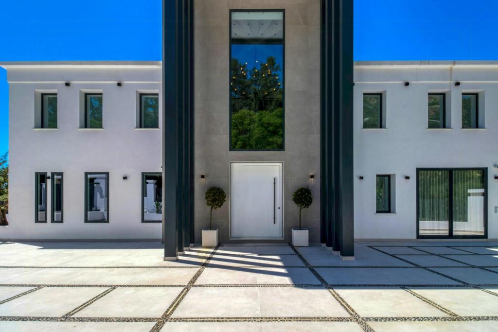 Modern and designed villa in Benalmadena - 3