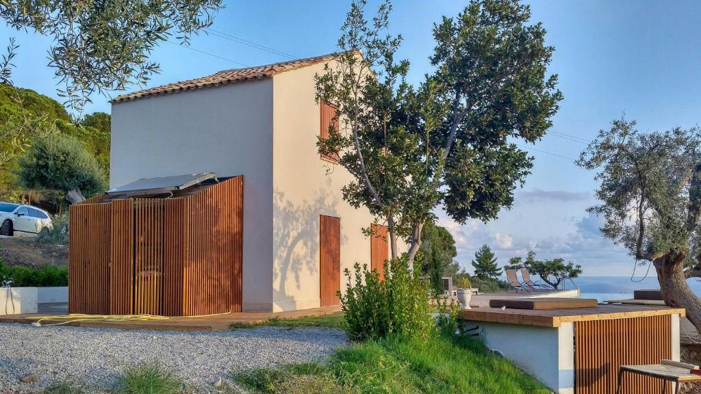 Villa with infinity pool over the Tyrrhenian Sea - 2