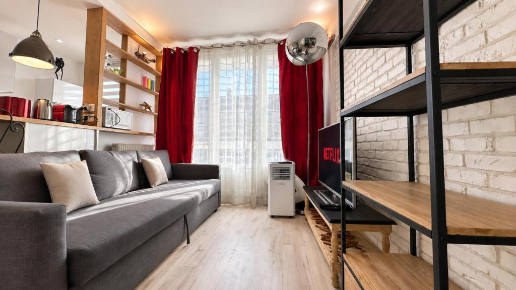 Studio Apartment for 4 Guests in Paris 11th - Central Location - 2